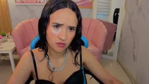 Bella online show from June 10, 2026, 2:23 am