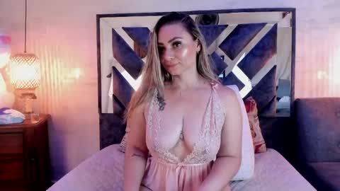 bella_volup online show from April 25, 2026, 1:41 pm