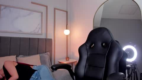 BELLA online show from March 13, 2026, 8:37 pm