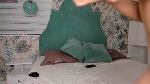 Bella Becca  online show from December 14, 2024, 6:20 pm