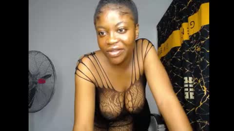 Snapshot of bellababy7 chatting on June 12, 2026, 5:45 pm bella online show from June 12, 2026, 5:45 pm