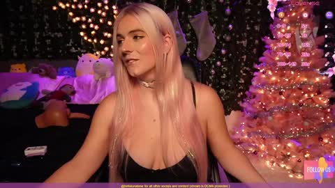 Snapshot of bellabearts chatting on December 29, 2024, 1:56 am Bellalunabear trans JadePlant Cis online show from December 29, 2024, 1:56 am