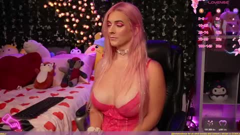 Snapshot of bellabearts chatting on February 19, 2025, 6:10 pm Bellalunabear trans JadePlant Cis online show from February 19, 2025, 6:10 pm