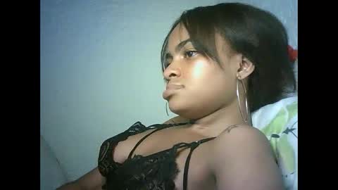 Bella online show from December 8, 2024, 9:41 pm