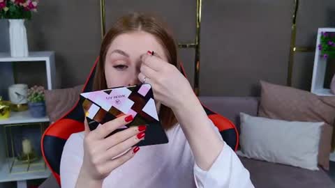 bellacandys online show from June 19, 2026, 1:43 am