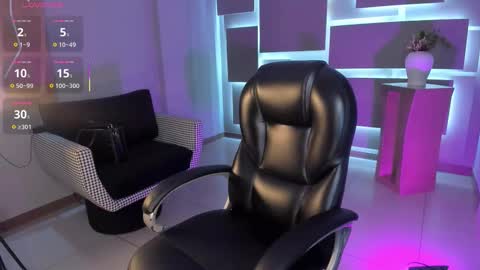  Bella C  online show from November 24, 2025, 2:50 pm