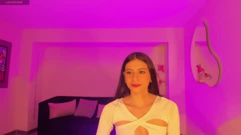 Bella online show from April 23, 2026, 4:03 am