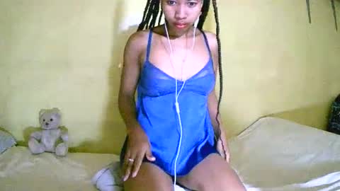 bellaena online show from October 30, 2025, 1:18 am