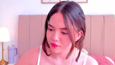 BellaFontana online show from January 7, 2026, 6:32 pm