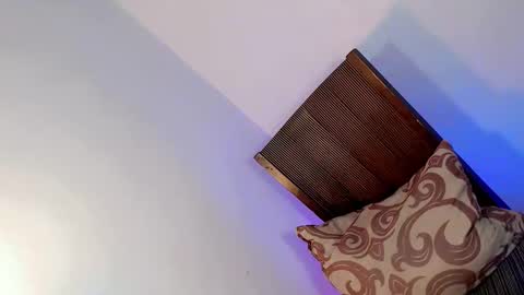 Bella rowt online show from November 14, 2025, 2:54 am