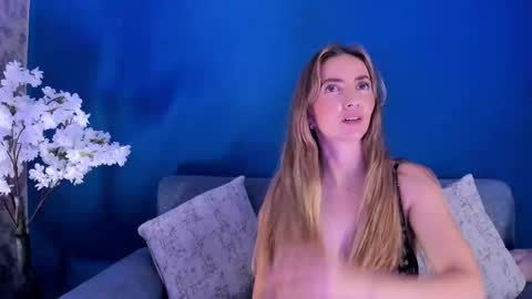 Bella Marie online show from October 3, 2025, 11:35 pm