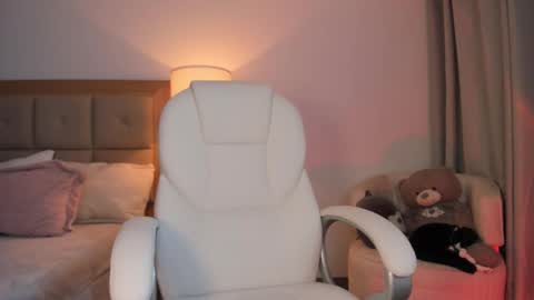 Bella Mia online show from November 14, 2025, 11:46 pm