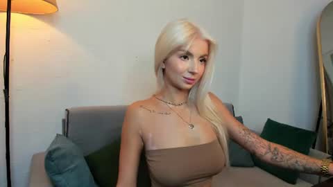 Snapshot of bellamur_ chatting on July 9, 2026, 7:34 am Bella online show from July 9, 2026, 7:34 am