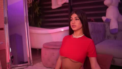 Bella online show from December 1, 2025, 6:57 pm