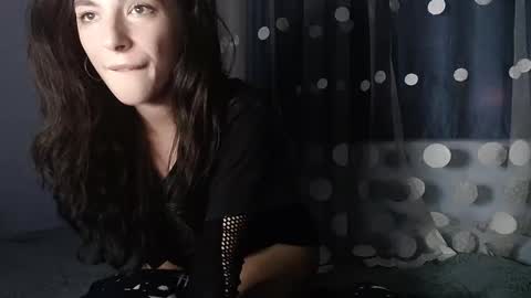 bellaqueen0701 online show from February 4, 2025, 8:59 pm