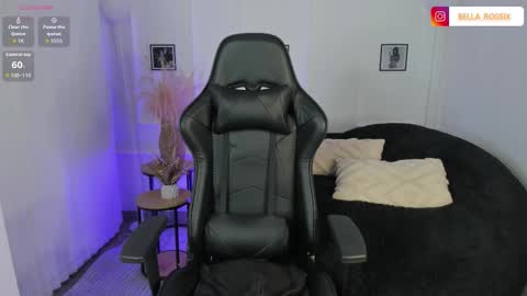 CALL ME BELLA online show from November 12, 2025, 12:44 am