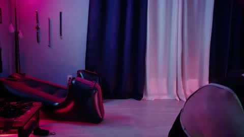 Bellaskeykeeper online show from March 25, 2026, 11:05 am