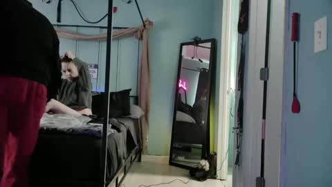 Bellaskeykeeper online show from April 5, 2026, 4:37 pm