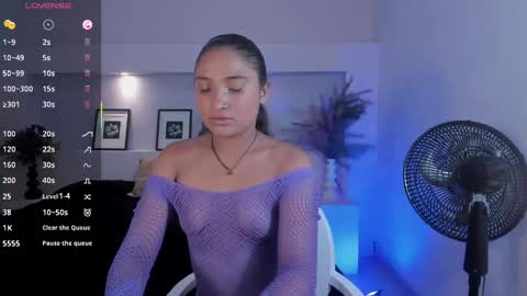 Bella online show from October 25, 2025, 7:19 pm