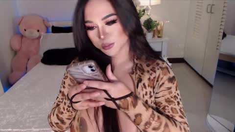 BELLA JONES online show from January 6, 2025, 10:46 am