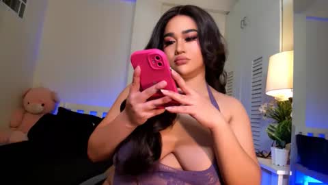 BELLA JONES online show from October 18, 2025, 10:10 pm