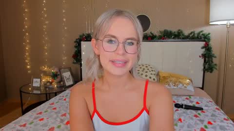 Snapshot of bellatip chatting on December 28, 2024, 6:49 am Bella online show from December 28, 2024, 6:49 am