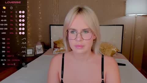 Snapshot of bellatip chatting on February 17, 2025, 12:43 am Bella online show from February 17, 2025, 12:43 am