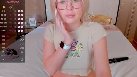 Snapshot of bellatip chatting on February 20, 2025, 4:07 am Bella online show from February 20, 2025, 4:07 am