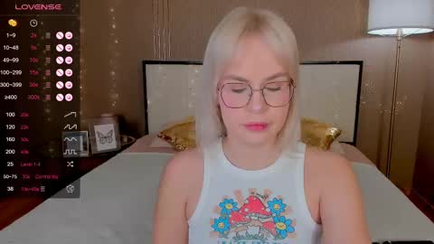 Snapshot of bellatip chatting on March 2, 2025, 12:53 am Bella online show from March 2, 2025, 12:53 am