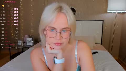 Snapshot of bellatip chatting on September 13, 2025, 1:05 am Bella online show from September 13, 2025, 1:05 am