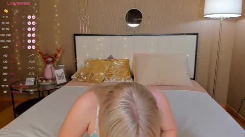 Snapshot of bellatip chatting on November 24, 2025, 12:43 am Bella online show from November 24, 2025, 12:43 am