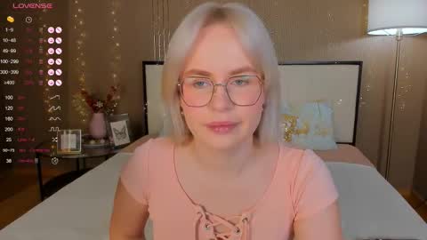 Snapshot of bellatip chatting on December 1, 2025, 12:48 am Bella online show from December 1, 2025, 12:48 am