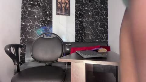  Isabella  Independent model online show from January 26, 2025, 2:41 pm