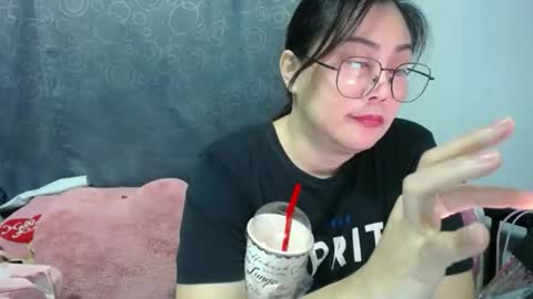 Bella online show from October 5, 2025, 8:34 am