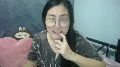 Bella online show from November 5, 2025, 2:50 pm