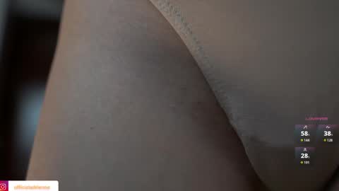 Snapshot of belle_adrienne chatting on April 3, 2026, 12:03 pm Belle Adrienne IG online show from April 3, 2026, 12:03 pm