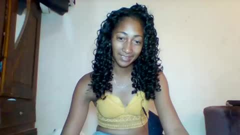 belle_annah online show from May 7, 2026, 4:18 am