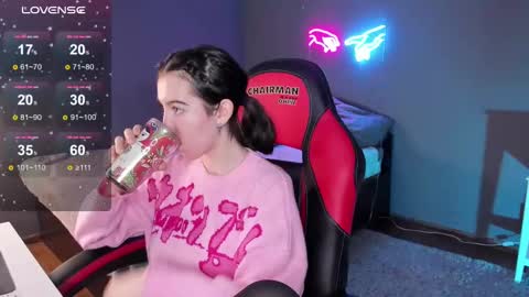 Bella online show from February 25, 2025, 5:36 pm