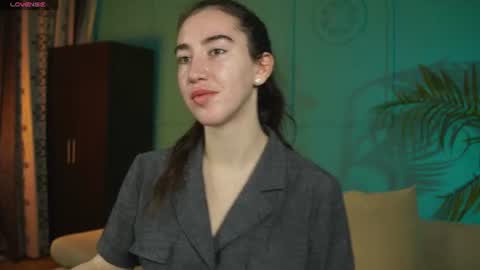 Bella online show from June 21, 2026, 10:29 am