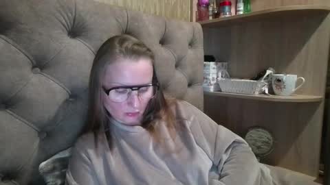 Amelia online show from October 27, 2025, 6:56 pm