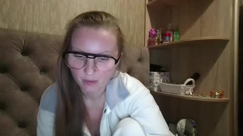 Amelia online show from November 18, 2025, 4:33 pm