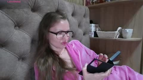 Amelia online show from April 7, 2026, 5:24 pm