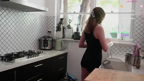 BELLE   online show from October 28, 2025, 4:05 am