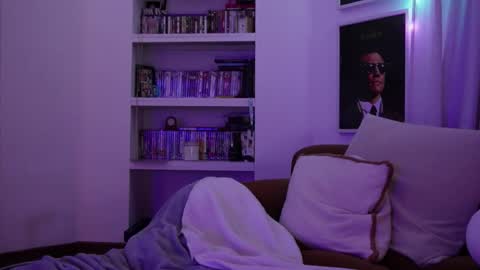 BELLE   online show from December 5, 2025, 2:36 pm