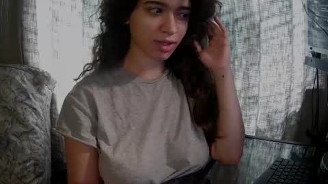 Snapshot of belleisaprincess chatting on August 8, 2026, 3:36 pm belle online show from August 8, 2026, 3:36 pm