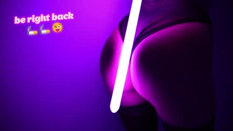 Your Annabelle Wolf  online show from January 21, 2025, 2:26 pm