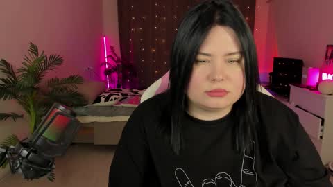 LinaBoo online show from October 14, 2025, 5:14 pm