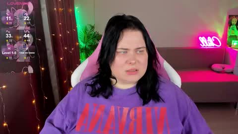 LinaBoo online show from November 14, 2025, 1:21 pm