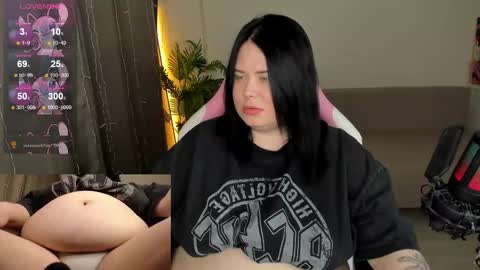 LinaBoo online show from December 3, 2025, 5:48 am