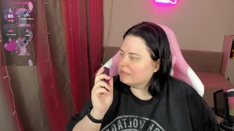 LinaBoo online show from April 3, 2026, 7:50 am